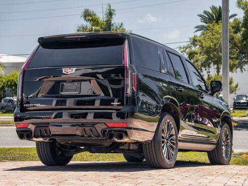 Used 2024 Cadillac Escalade V AWD/4WD image 5