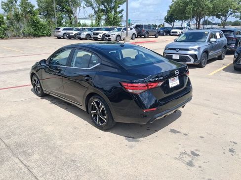 Used 2025 Nissan Sentra SV FWD image 8