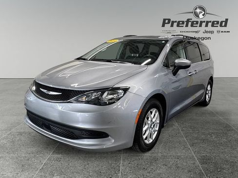 Used 2021 Chrysler Voyager Lxi FWD image 10