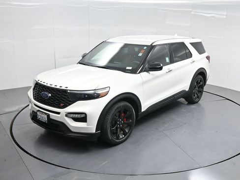 Used 2022 Ford Explorer ST w/ ST Street Pack image 42