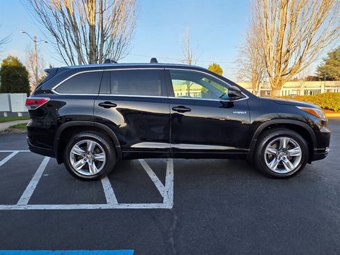 Used 2015 Toyota Highlander Limited Platinum image 4