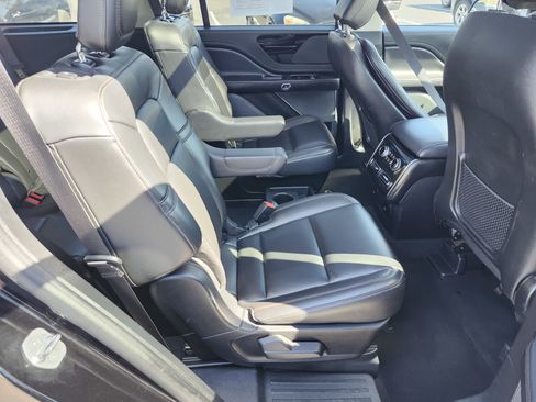 Used 2024 Lincoln Aviator Premiere w/ Premium Package image 19