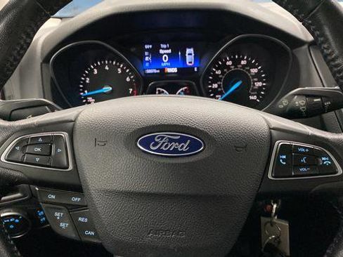 Used 2018 Ford Focus SEL w/ Cold Weather Package FWD image 16