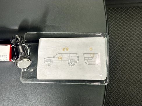 Used 2024 Rivian R1S Adventure image 40
