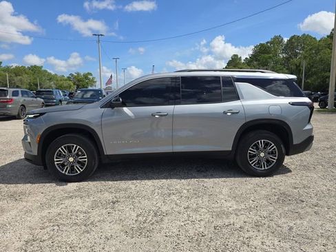 Used 2025 Chevrolet Traverse LT w/ Driver Confidence Package FWD image 6