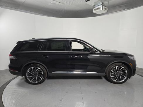 New 2026 Lincoln Aviator Reserve AWD/4WD image 3