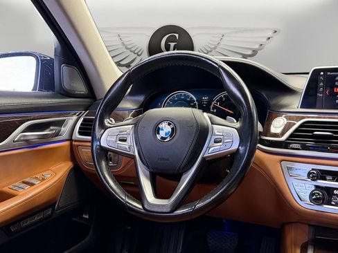 Used 2018 BMW 750i xDrive image 12