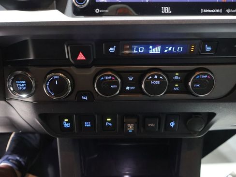 Used 2023 Toyota Tacoma TRD Sport w/ TRD Premium Sport Package AWD/4WD image 32