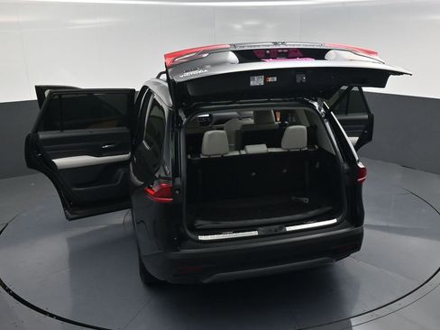 Used 2025 Toyota Grand Highlander AWD image 24