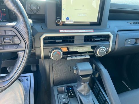 Used 2025 Toyota Tacoma SR image 17