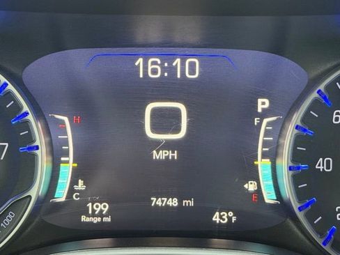 Used 2022 Chrysler Pacifica Touring-L FWD image 23