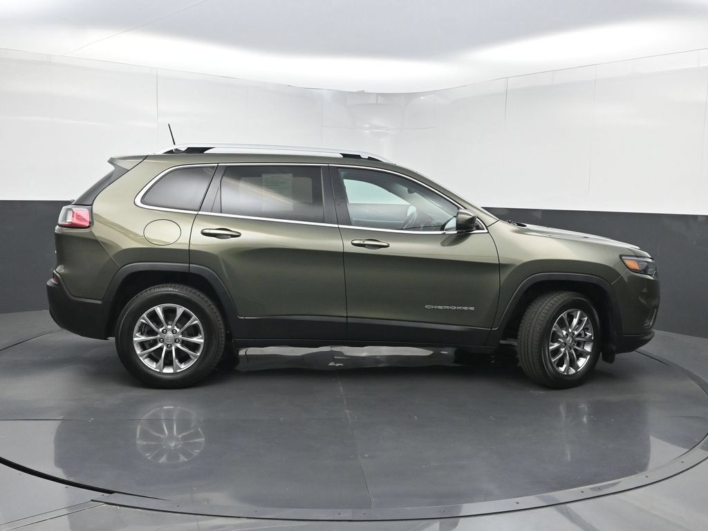 Used 2021 Jeep Cherokee Latitude Lux w/ Comfort/Convenience Group AWD/4WD image 41