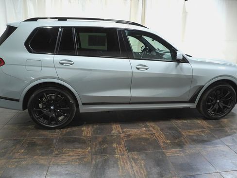 Used 2023 BMW X7 xDrive40i w/ Executive Package image 3