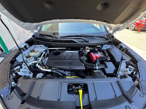 Used 2025 Nissan Rogue SV FWD image 29