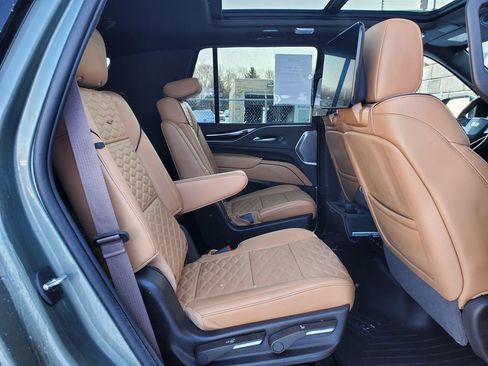 Certified 2023 Cadillac Escalade Sport w/ Touring Package image 39