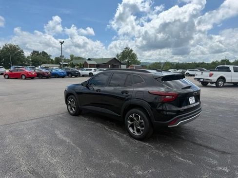 Used 2025 Chevrolet Trax LT w/ Driver Confidence Package FWD image 6