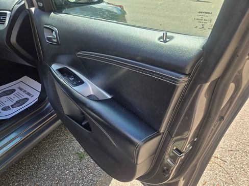 Used 2014 Dodge Journey SXT w/ Flexible Seating Group FWD image 24
