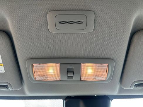Used 2022 Nissan Frontier SV RWD image 18
