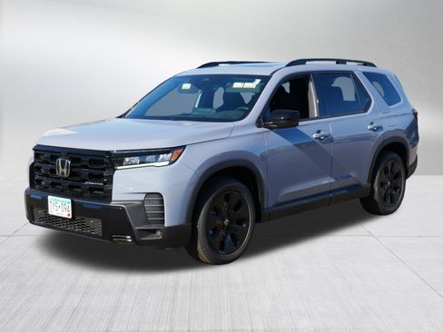Used 2026 Honda Pilot Black Edition image 3