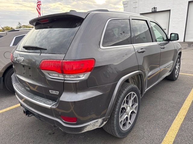 Used 2018 Jeep Grand Cherokee Limited AWD/4WD image 5