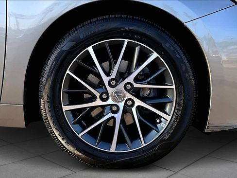 Used 2017 Lexus ES 350 image 10