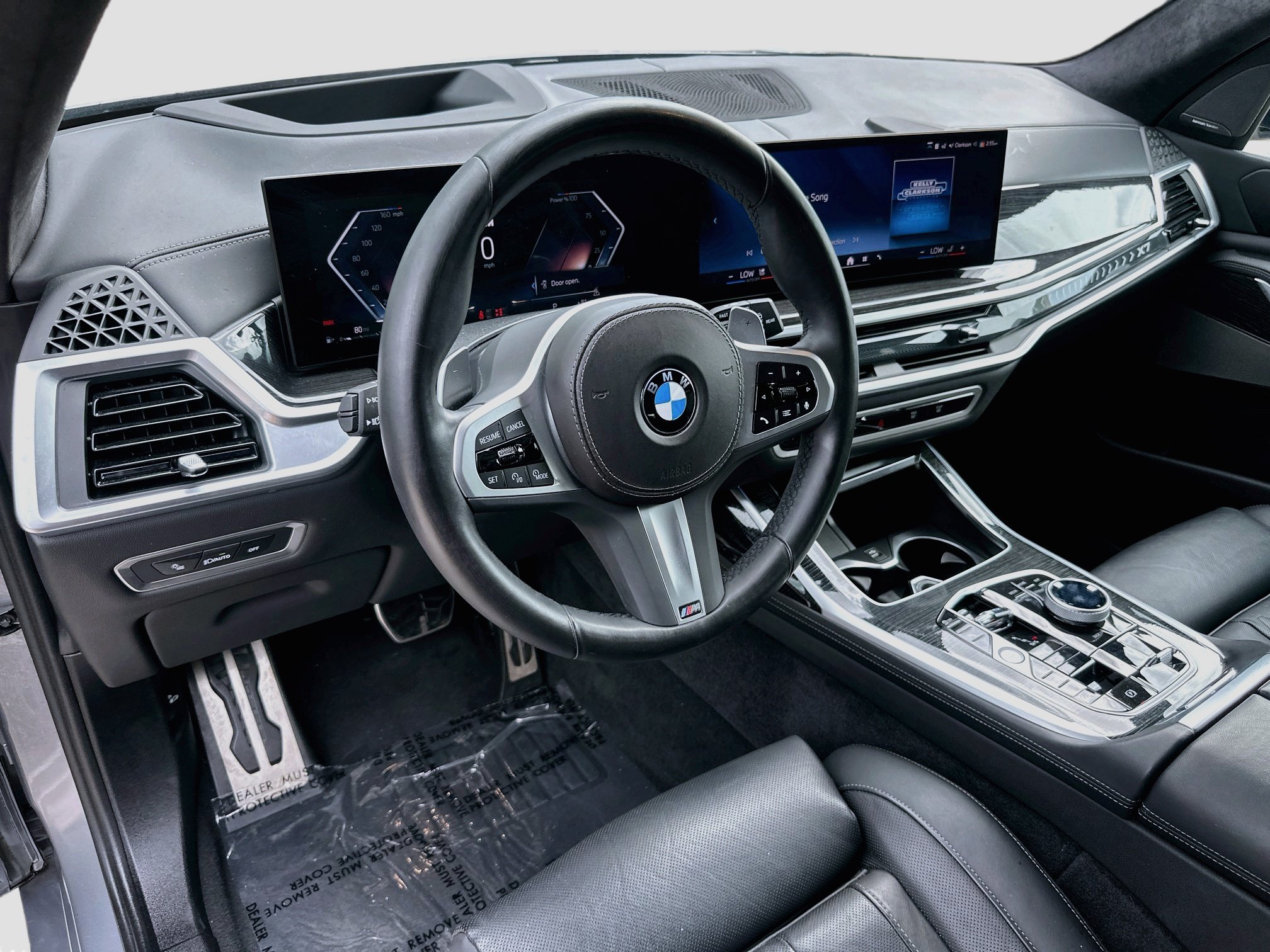 Used 2024 BMW X7 xDrive40i w/ M Sport Package AWD/4WD image 9