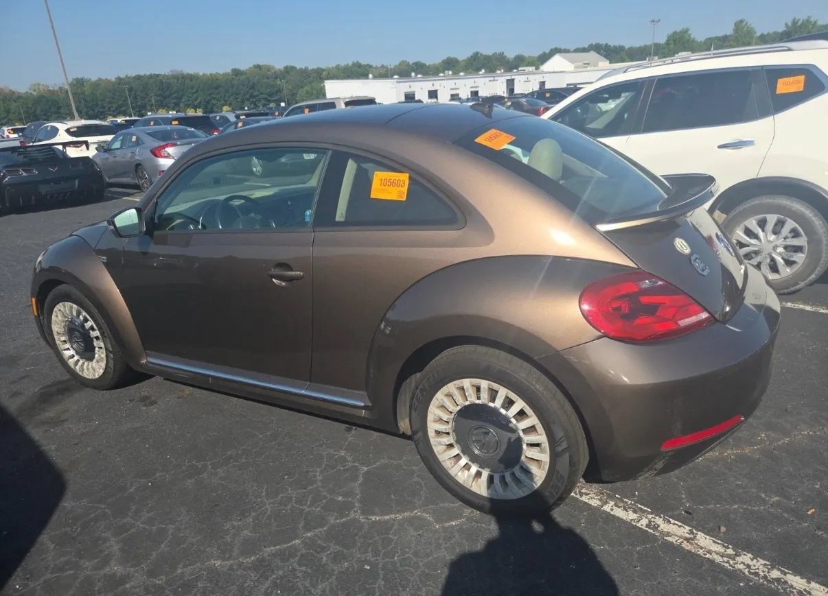 Used 2016 Volkswagen Beetle 1.8T SE FWD image 2