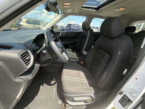 Used 2023 Hyundai Venue SEL w/ Cargo Package FWD image 19