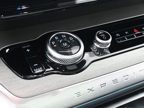 New 2026 Ford Expedition Max Platinum w/ Driver's Package AWD/4WD image 28