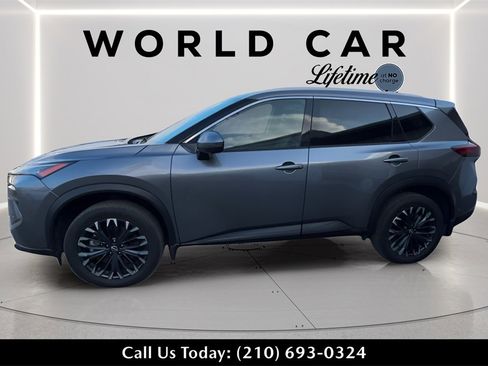 Used 2025 Nissan Rogue SL w/ Tech Package image 4