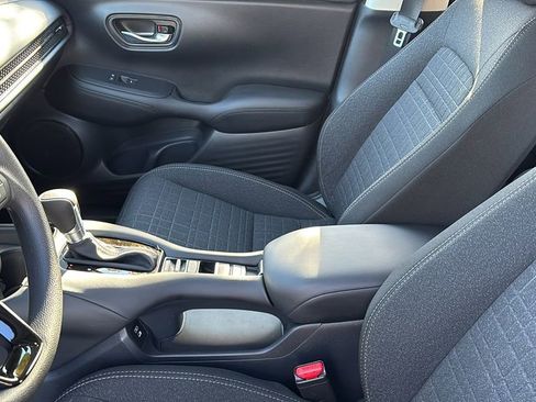 Certified 2025 Honda HR-V LX image 24