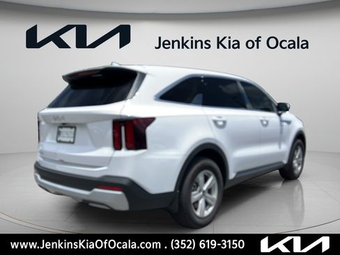 New 2026 Kia Sorento LX FWD image 4