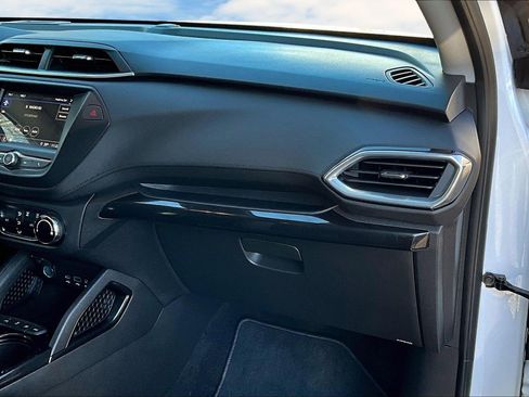 Used 2022 Chevrolet TrailBlazer LT w/ Driver Confidence Package image 18