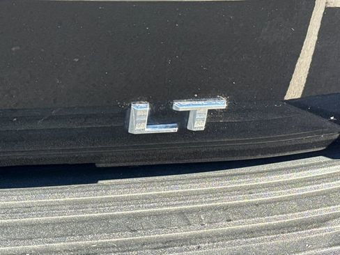 Used 2024 Chevrolet Suburban LT image 13