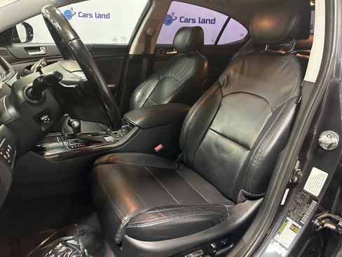 Used 2016 Kia Cadenza Premium w/ Option Group 030 image 12