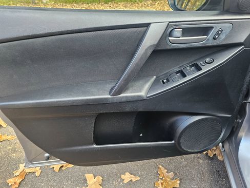 Used 2010 MAZDA MAZDA3 i Touring image 22