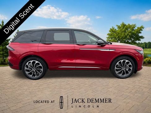 Used 2024 Lincoln Nautilus Reserve w/ Equipment Group 202A AWD/4WD image 8