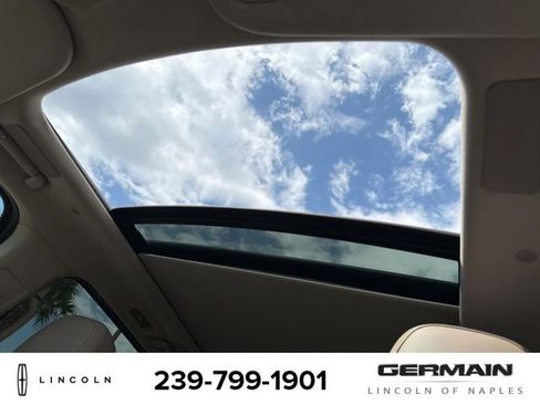 Used 2024 Lincoln Navigator Reserve AWD/4WD image 16