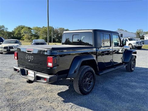 New 2025 Jeep Gladiator Sport image 19