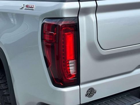 Certified 2022 GMC Sierra 1500 SLT w/ SLT Premium Plus Package AWD/4WD image 10