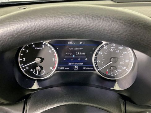 Used 2024 Nissan Sentra SV image 29