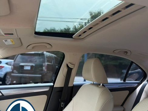 Used 2015 Volkswagen Jetta SE FWD image 19