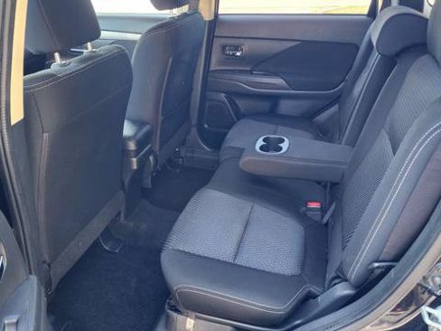 Used 2016 Mitsubishi Outlander SE AWD/4WD image 17