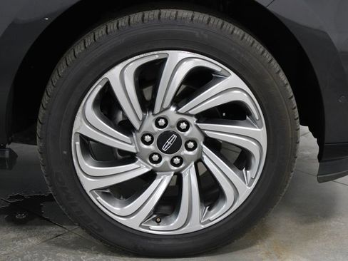 Used 2023 Lincoln Navigator Reserve AWD/4WD image 16