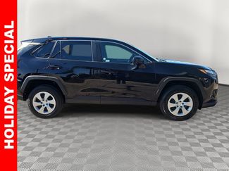 Used 2024 Toyota RAV4 LE video 2