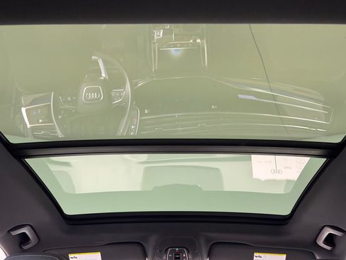 Used 2025 Audi Q7 3.0T Premium Plus AWD/4WD image 23