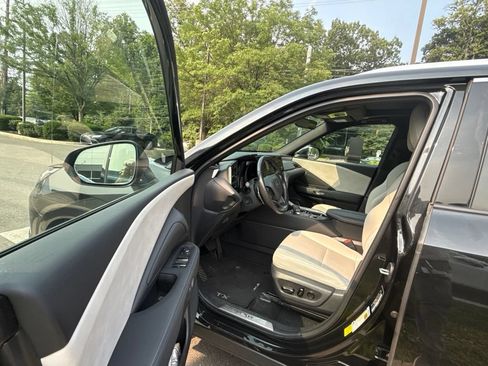 Used 2025 Lexus TX 350 AWD w/ Technology Package image 14