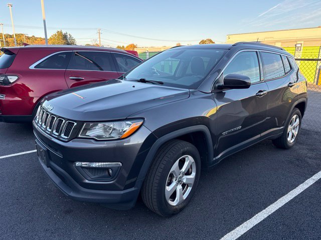 Used 2019 Jeep Compass Latitude w/ Popular Equipment Group AWD/4WD image 1