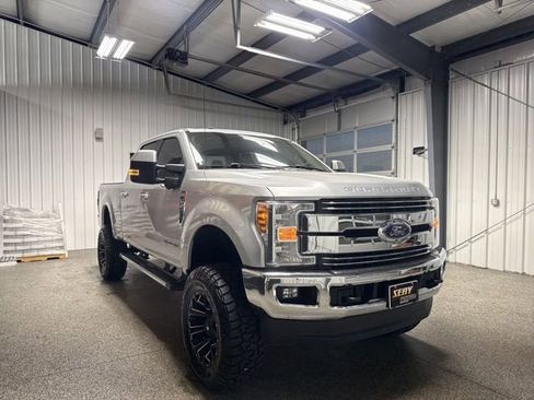 Used 2018 Ford F250 Lariat w/ Lariat Ultimate Package image 31