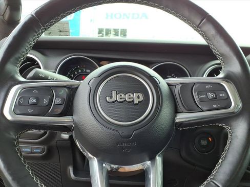 Used 2023 Jeep Wrangler Unlimited Sahara w/ Cold Weather Group image 27